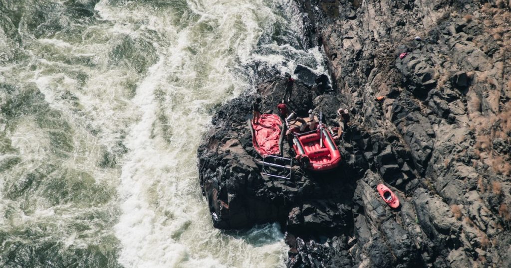 California Man Survives 44 Days Lost at Sea — Here’s How He Did It - Featured image