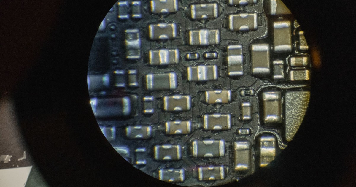 A Tiny Chip Could Cut AI’s Massive Energy Bill by 70%