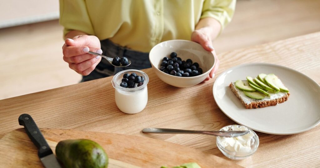 One Avocado a Day May Help Reduce Cholesterol in Adults with Obesity - Featured image