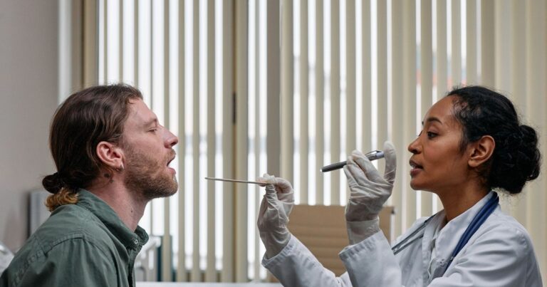 15 Habits Infectious Disease Experts Swear by to Avoid Getting Sick - Featured image