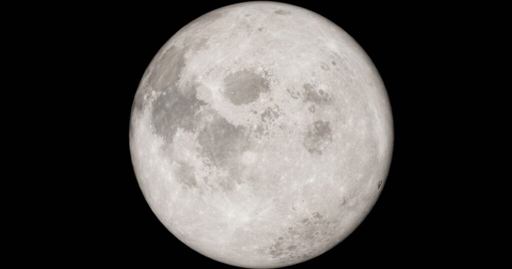 China Just Photographed Earth’s Mysterious ‘Second Moon’ for the Very First Time - Featured image