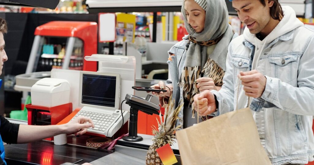 Science Backs the Man Who Always Skips Self-Checkout — Here’s Why - Featured image