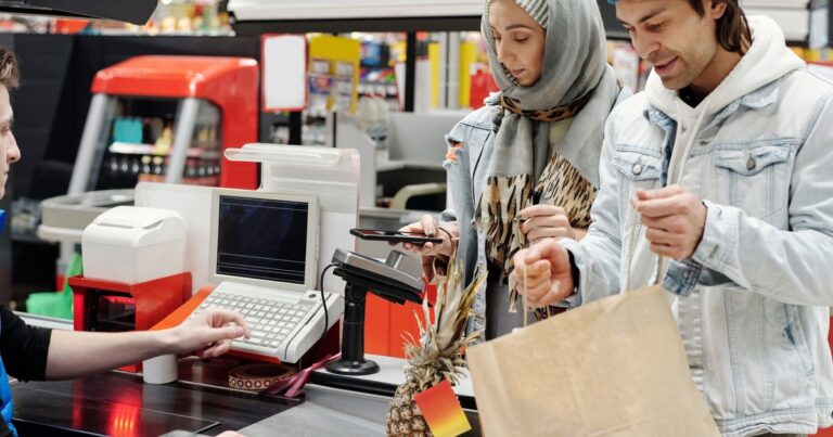 Science Backs the Man Who Always Skips Self-Checkout — Here’s Why - Featured image