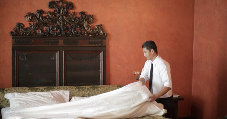 Should You Strip the Bed Before Checking Out? A Viral Debate Has Answers - Featured image