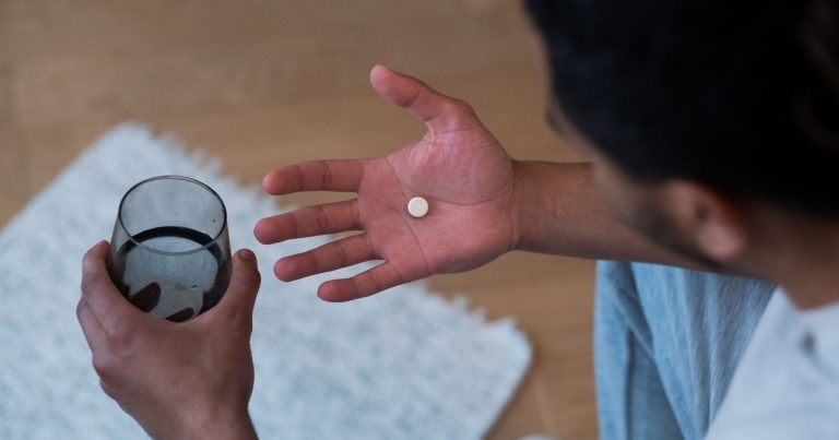 Before You Add the New Tylenol With Naproxen to Your Medicine Cabinet, Check What Else You Already Take - Featured image