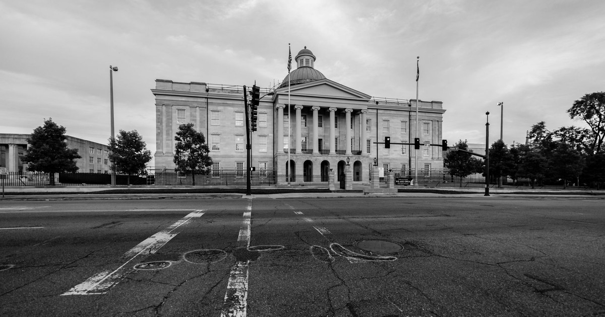 Black and white photo of a historic building in Jackson, Mississippi.