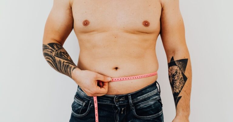 One Simple Daily Habit Helped a Man Lose 240 Pounds - Featured image