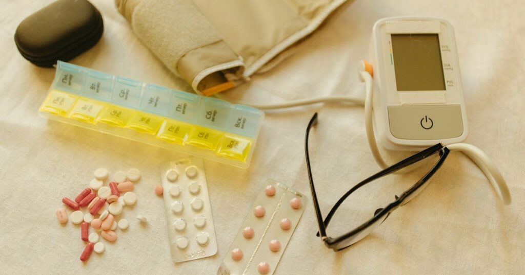6 Blood Pressure Medication Side Effects Men Need to Know About - Featured image