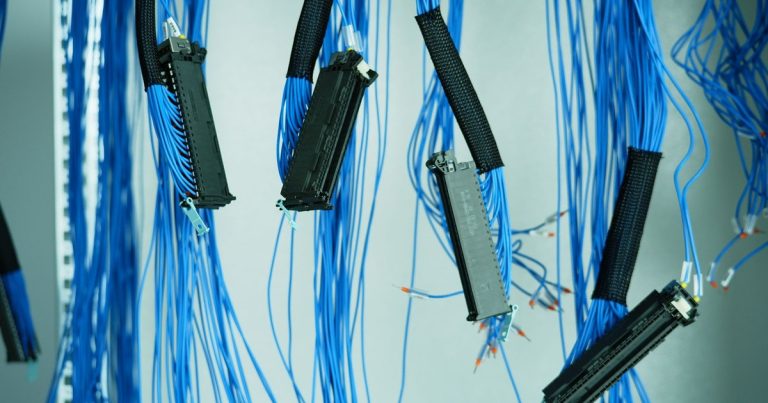 The Internet Will Go Down in a Big Way, Experts Warn. Are You Ready? - Featured image