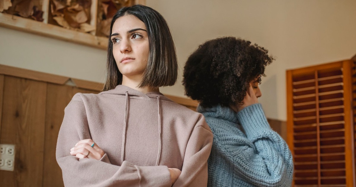 8 Subtle Signs Someone Doesn’t Care About You