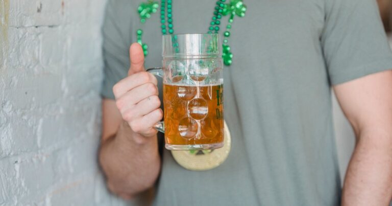 7 Things That Happen to Your Body When You Drink Beer Every Day - Featured image