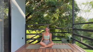 Day 2 : Morning Yoga for Upper Back and Shoulder Tension (15 Min)