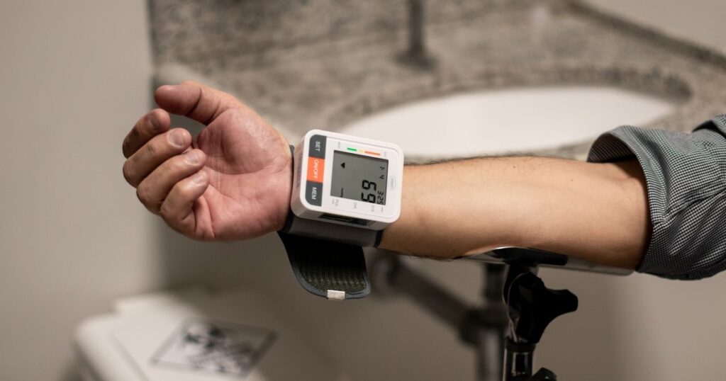 9 Prehypertension Signs Most People Don’t Recognize Until It’s Too Late - Featured image